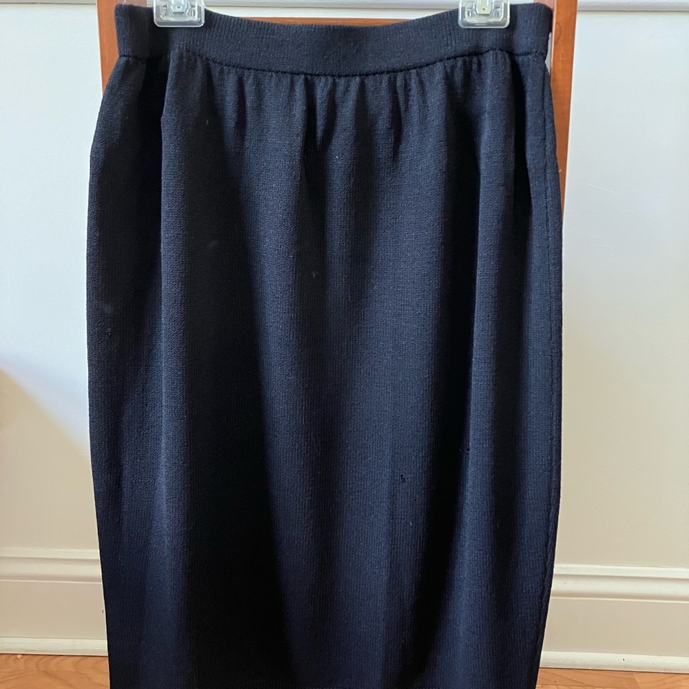 Bundle - damaged - 2 St. John Collection S 14 skirts
